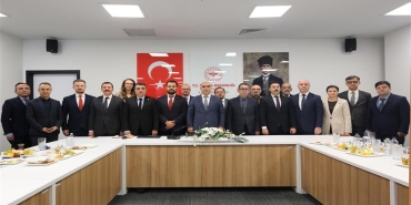 İzmir İl Sağlık Müdürü Doç. Dr. Ayhan Kul, 2025 Yılını Basınla Paylaştı