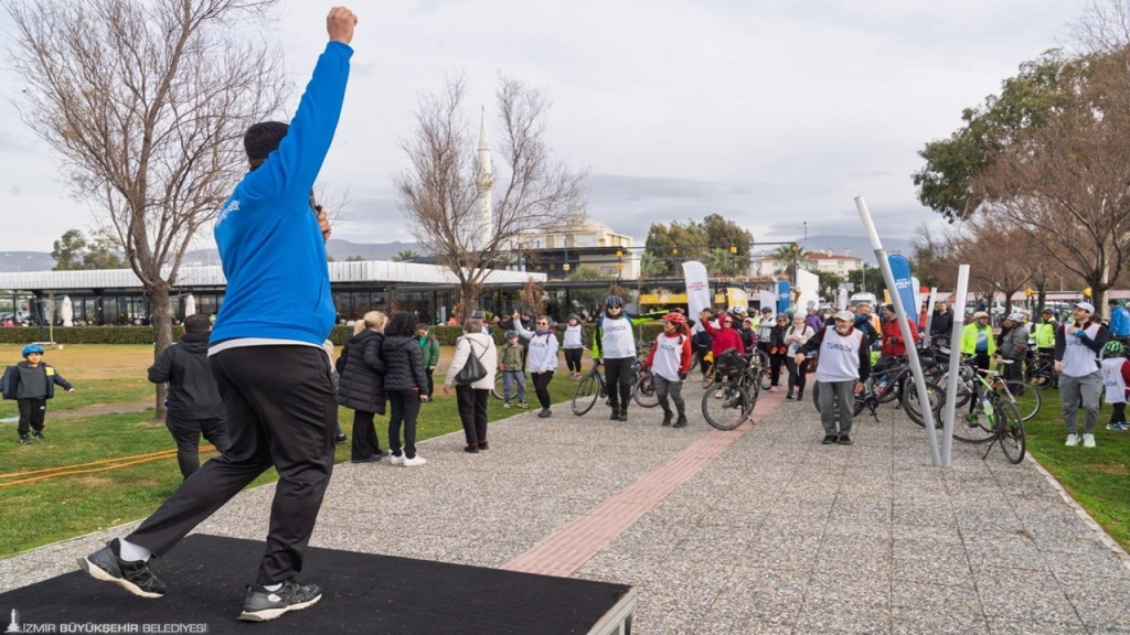 İzmir’de Kabartma Kitap Farkındalığı İçin Pedallar Umut İçin Döndü