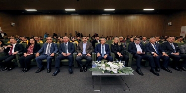 İzmir’e Tahsis Edilen 45 Yeni Ambulans Törenle Hizmete Başladı